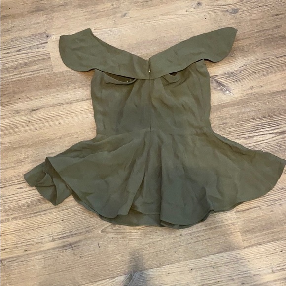 Bebe Army Green V-Neck Off Shoulder Drape Top 00 - Picture 7 of 7
